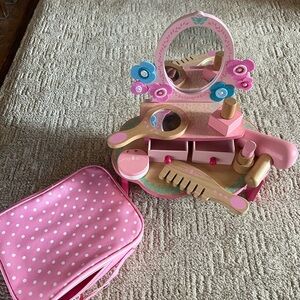 Wooden Kids Vanity Playset in Pink with Mirror and Accessories